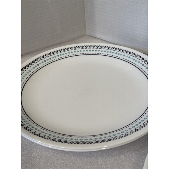 4 Corelle by Corning 10" Dinner Plates Folk Stitch Pattern Blue Geometric - Picture 5 of 8